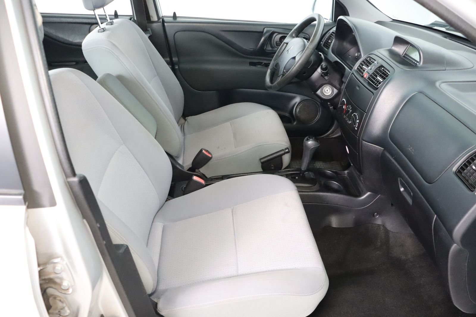 Fahrzeugabbildung Mitsubishi Space Star 1.6 Comfort Automatik HU/AU neu