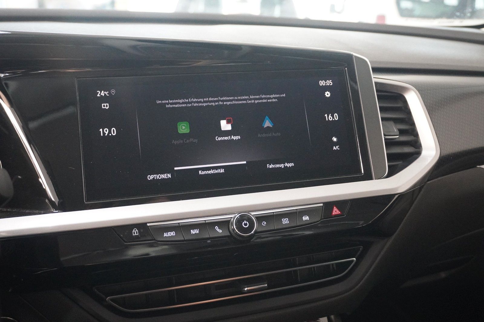 Fahrzeugabbildung Opel Grandland (X) ULTIMATE 4HYBRID NAVI/LED/360°/AHK