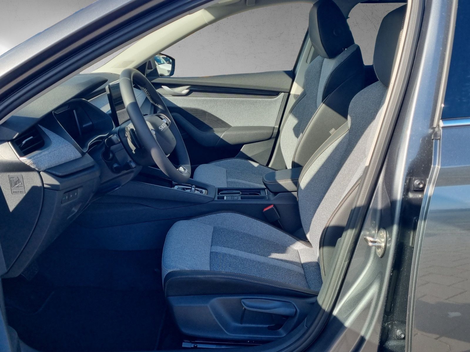 Fahrzeugabbildung SKODA Octavia Combi Tour 2.0 TDI AHK Licht&Sicht+ Win+