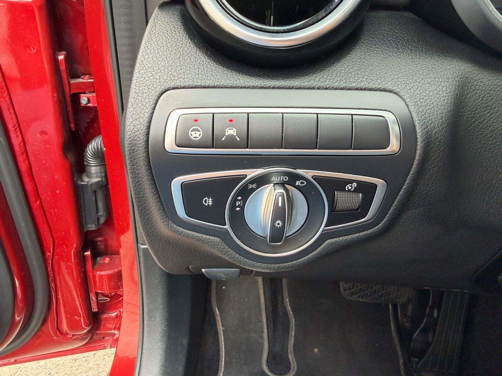 Fahrzeugabbildung Mercedes-Benz C 180 T Avantgarde MBEAM+Distr+R-Kamera+LenkAssi
