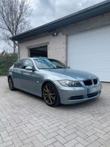 BMW E90 325i Limousine - BMW 325 mit Benzin-Antrieb: Limousine, 325i E90 Lim