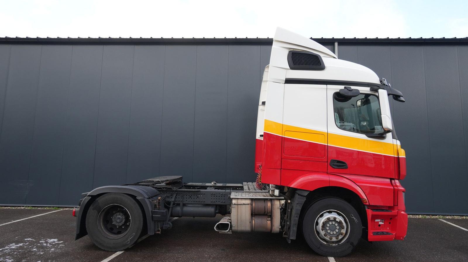 Mercedes-Benz Actros 1942 tractor unit