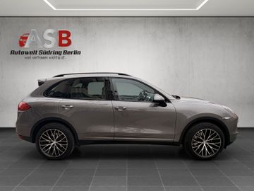 Porsche Cayenne - 4