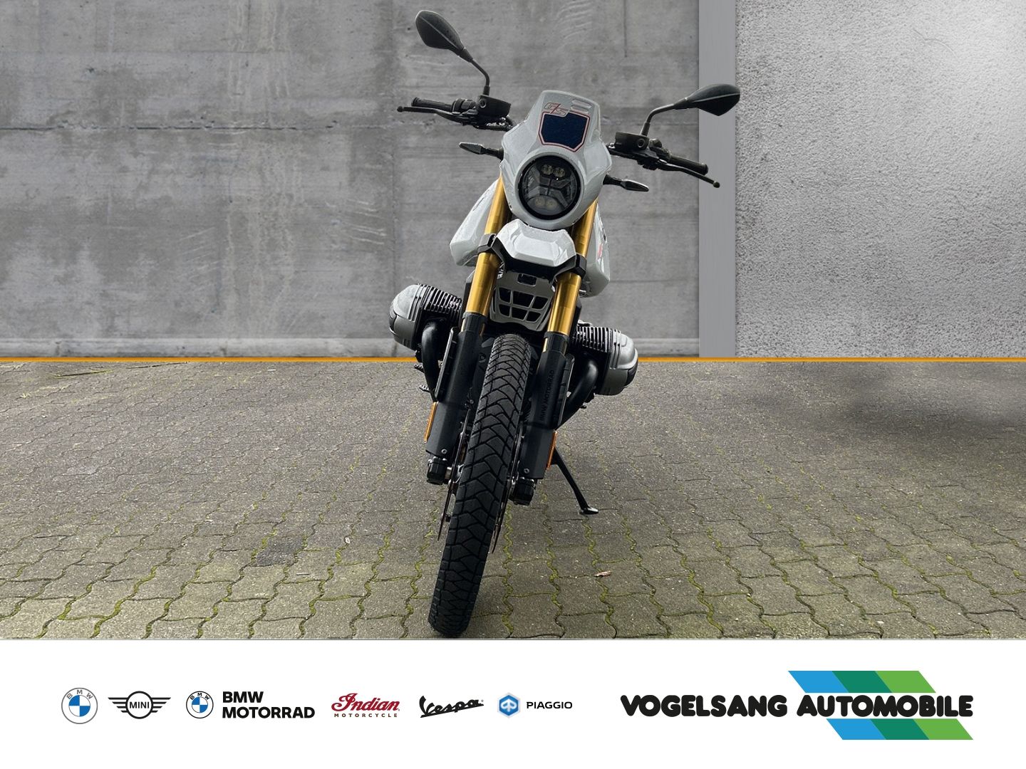 Fahrzeugabbildung BMW R 12 G/S, pulverbeschichtete Fußrasten und Ausuf