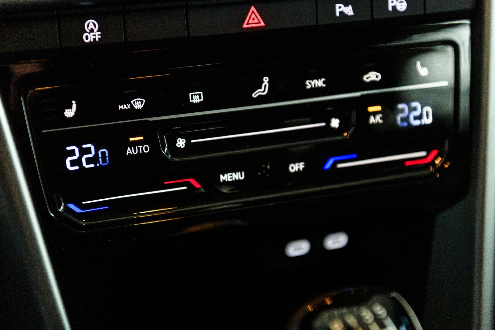 Fahrzeugabbildung Volkswagen T-Roc Life 1.0 TSI NAVI+PDC+SHZ+APP