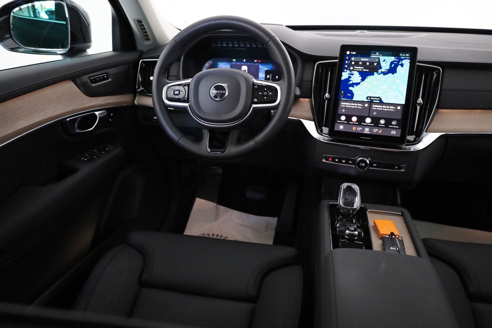 Fahrzeugabbildung Volvo XC90 Plus Bright AWD,7Sitze4xSH,360Kam.,HUD,,AHK