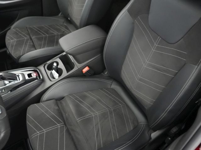 Grandland ELEGANCE AT+ANHÄNGERKUPPLUNG+LED MATRI