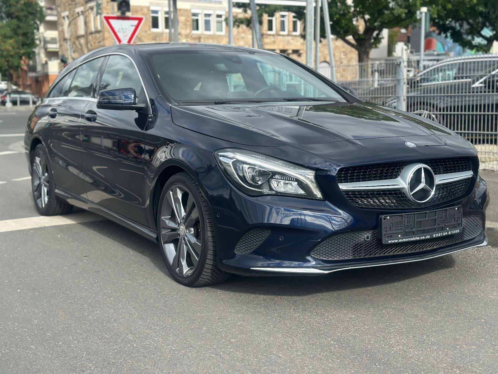 Fahrzeugabbildung Mercedes-Benz CLA 200 d SHOOTING BRAKE*18`LM+SPORT+LED*