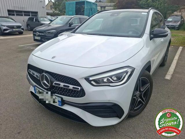 MERCEDES-BENZ MERCEDES-BENZ GLA 200 d Aut. Premium AMG * TETTO