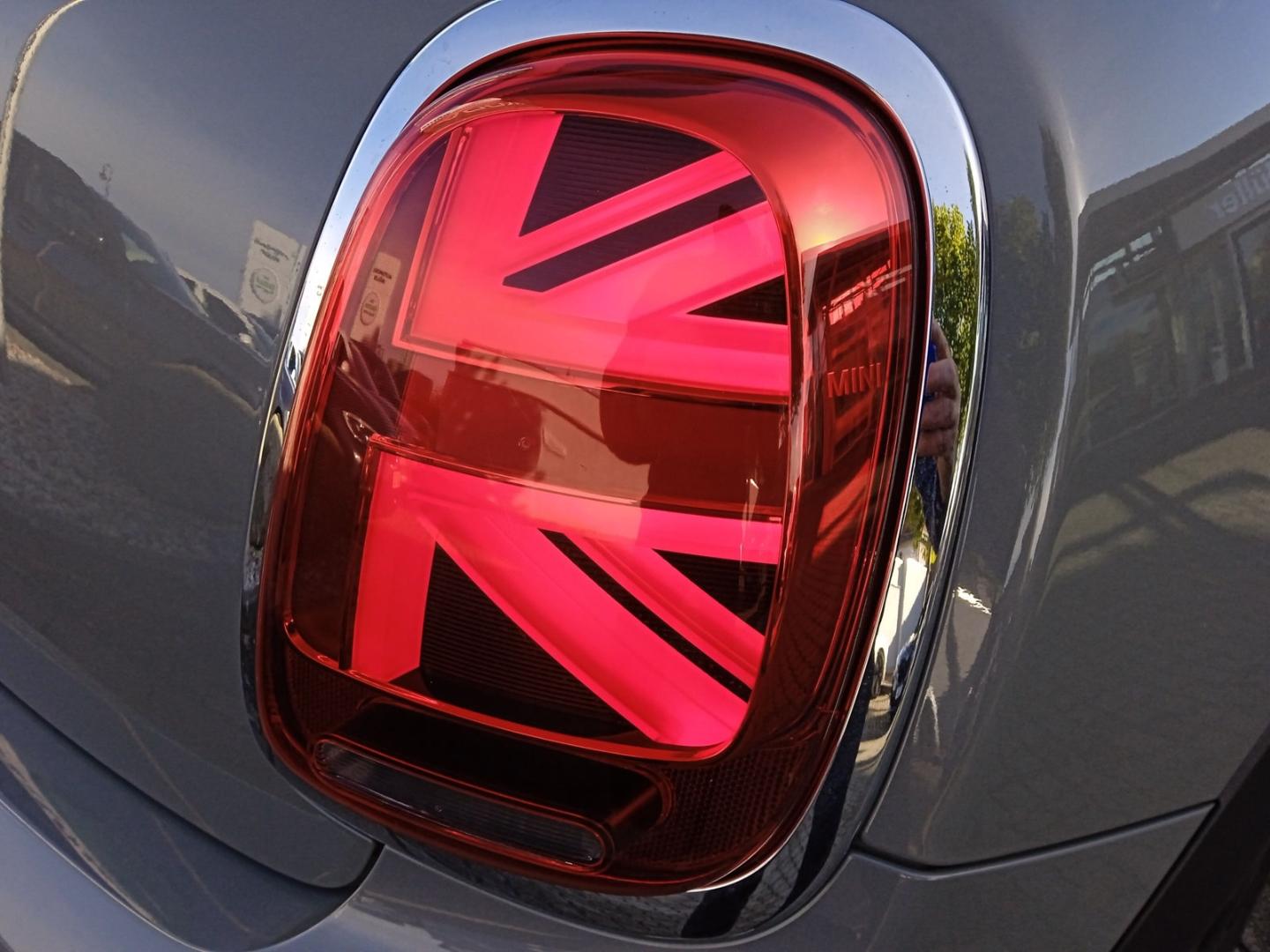 MINI Cooper 5-Türer Navi LED Sitzheizung PDC DAB Mult