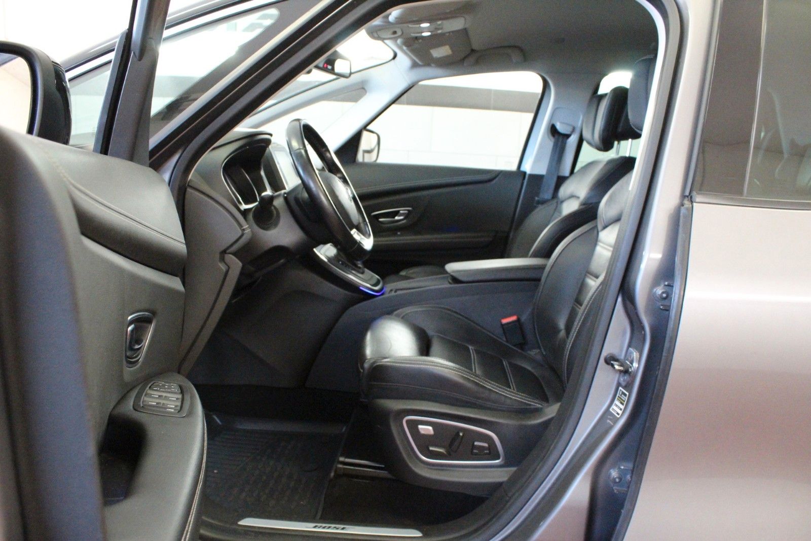 Fahrzeugabbildung Renault Scenic dCi 160 EDC Bose Edition*AHK*Winter