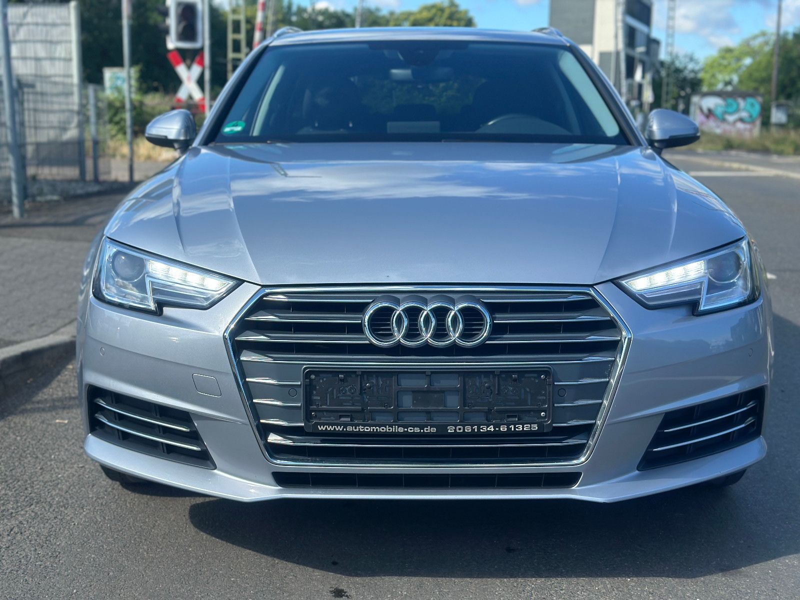 Fahrzeugabbildung Audi A4 2.0 TDI AVANT SPORT PAKET*MOD.2018+AHK*