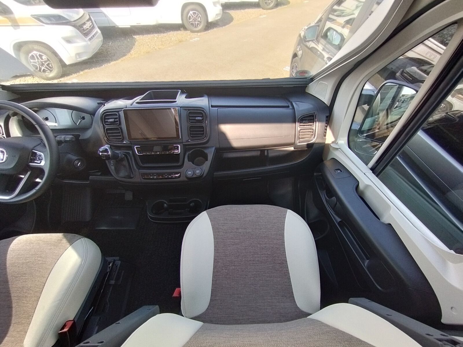 Fahrzeugabbildung Pössl Summit 600 Plus Citroen 165 PS 7000,- geschenkt