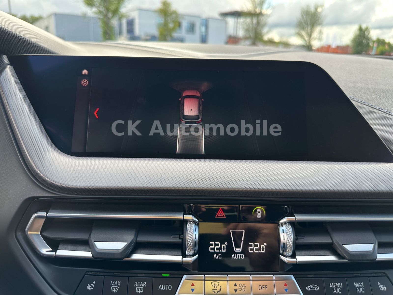 Fahrzeugabbildung BMW 118d M-Sport Shadow-Line/Navi/LED/PDC