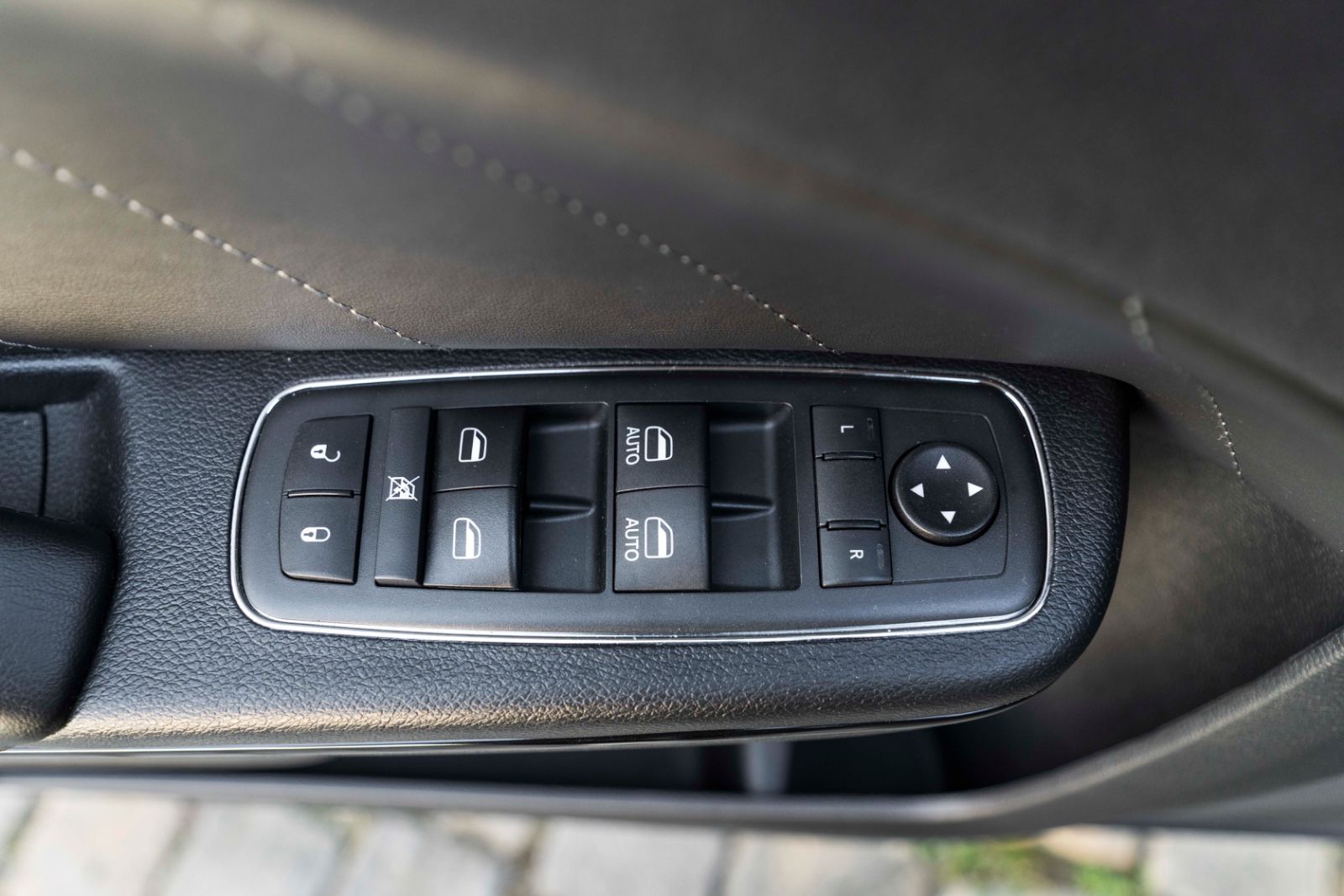 Fahrzeugabbildung Dodge Charger 5,7L DAYTONA WIDEBODY ALPINE CARPLAY KAM