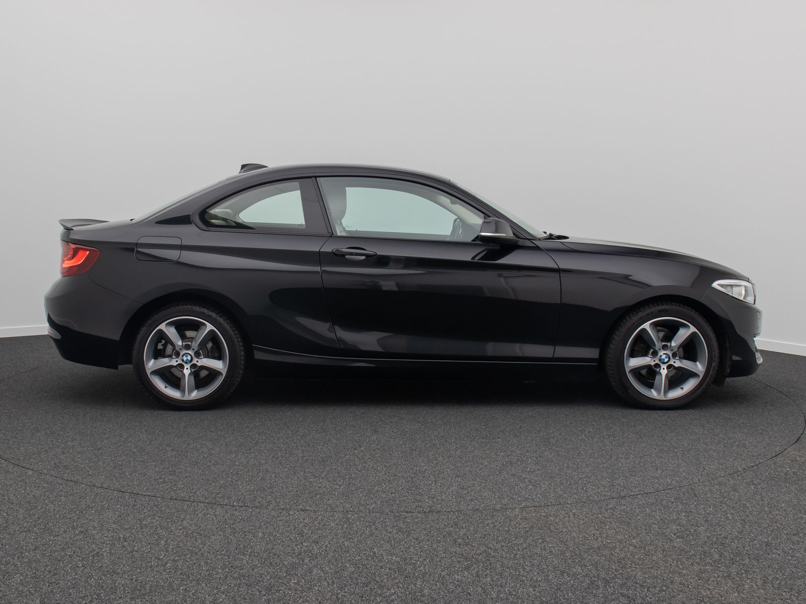 Fahrzeugabbildung BMW 218d PDC Sitzhz Xenon Sport Geschwindigkeitreg
