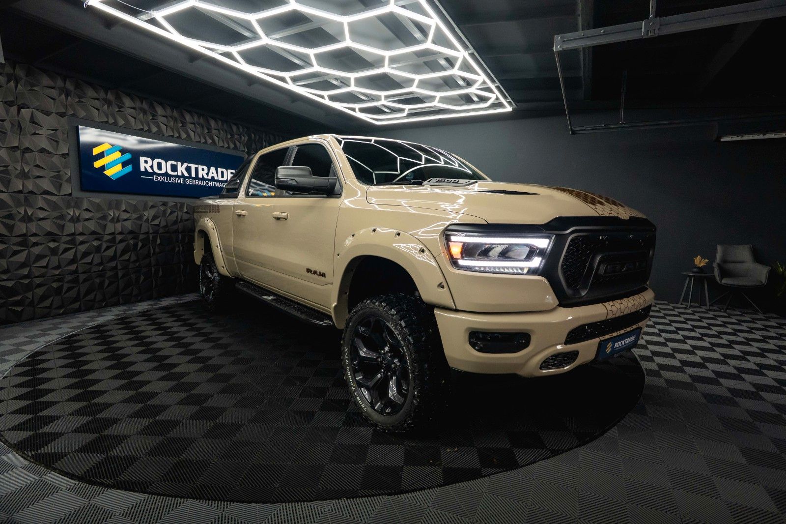 Fahrzeugabbildung Dodge RAM 5.7 V8 HEMI 4x4 OFFROAD LONGBED AXLE LOCK RC