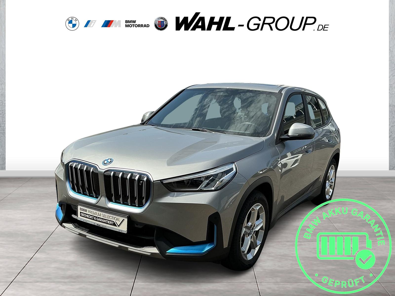 BMW iX1 xDrive30 NAVI LED AHK PANO PARKASSIST SHZG D