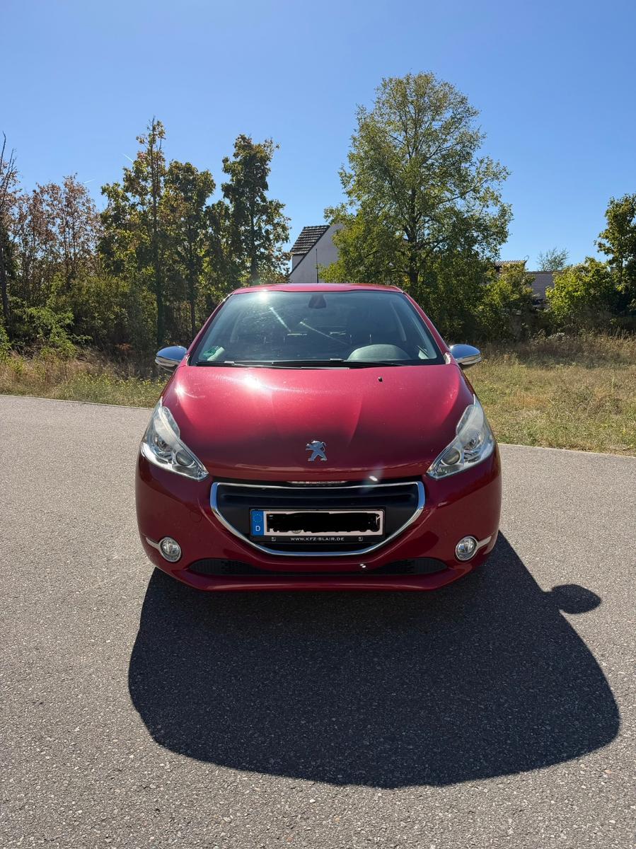 Peugeot 208 1.6 Allure 120 VTi Automatik 