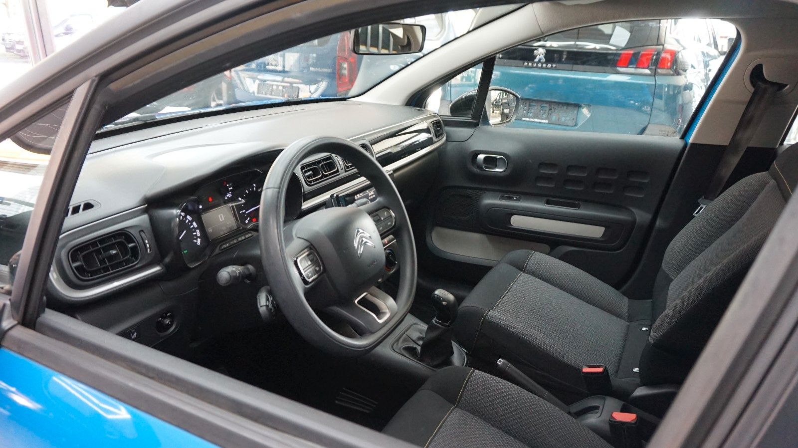 Fahrzeugabbildung Citroën C3 Feel  Scheckheft gepflegt nur 4,9 Liter kombi