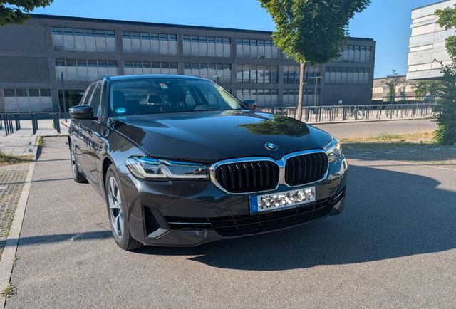 BMW 520d Touring A -Laser, Leder, StHzg, HUD