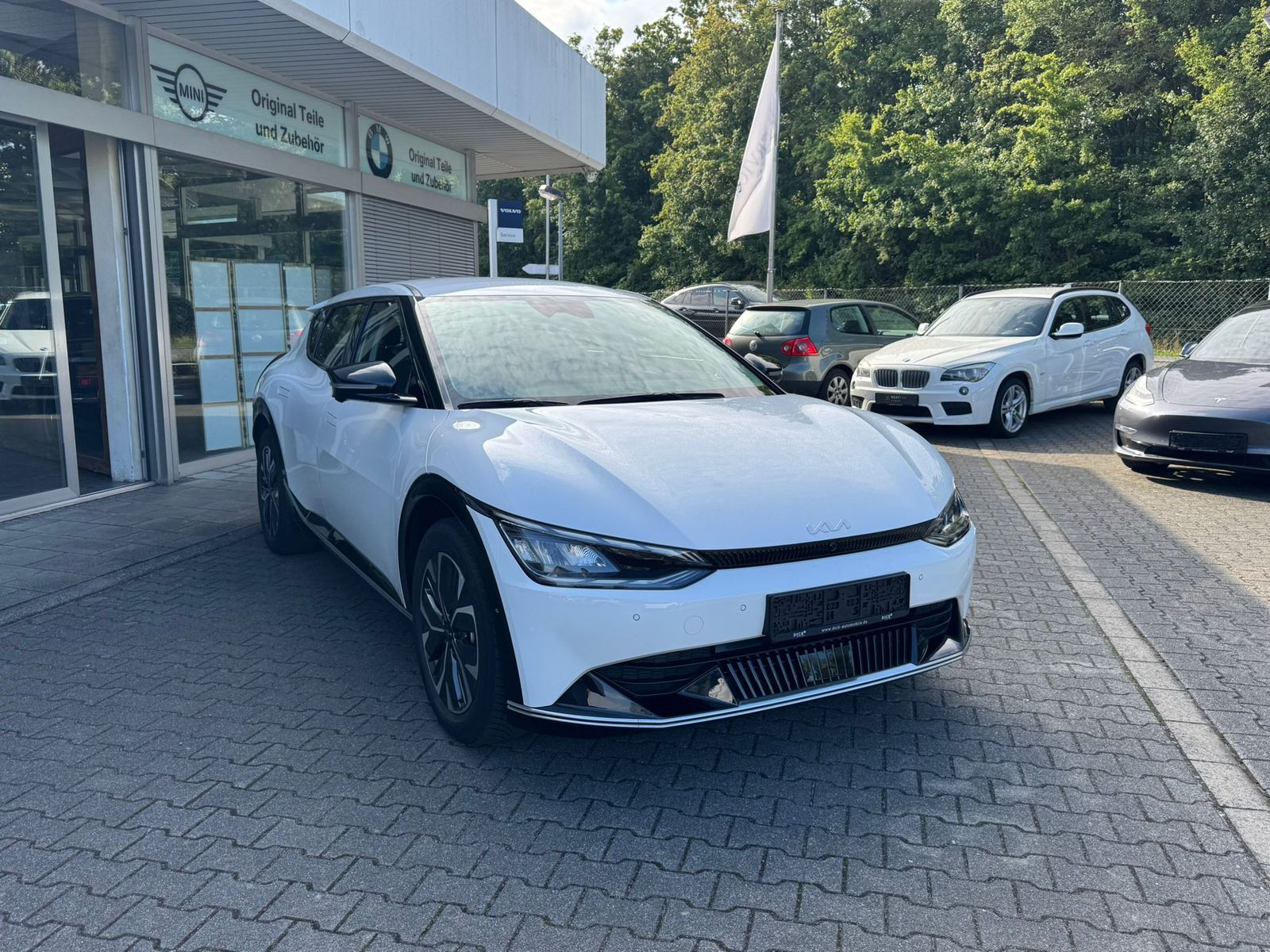 Fahrzeugabbildung Kia EV6 4WD NAVI+LED+SHZ+360°+DAB+ACC+19"+