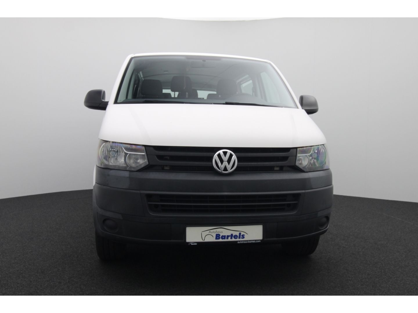 Fahrzeugabbildung Volkswagen T5 2.0 9-Sitzer