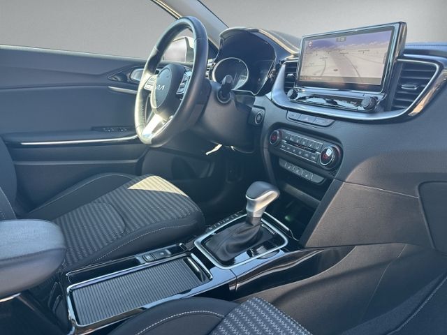 cee'd/ Ceed 1.5 T-GDI Spirit LED+NAVI+RFK+GRA+SZ