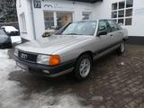 Audi 100, 2. Hand, Aut., Klima, Mopf., Top Zustand - silberne Audi 100