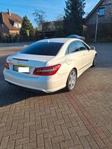 Mercedes-Benz E 200 CGI, AMG-Sportpaket, Diamantweiss - Mercedes-Benz E 200: Coupe, Cgi