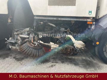 Fahrzeugabbildung Mercedes-Benz 1824 L / Kehrmaschine Schörling TA2 / 4x2 / AC