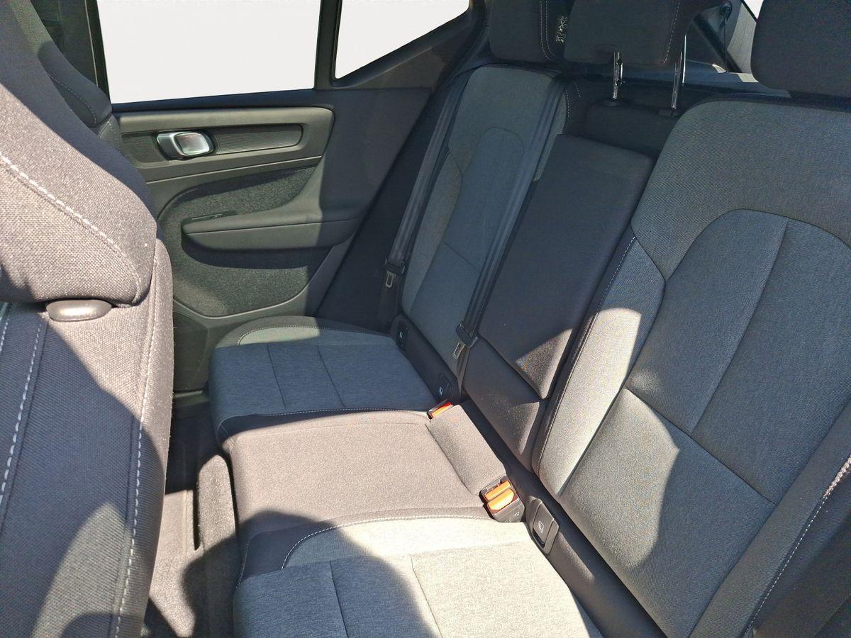 Volvo XC40 B3 Black Edition Plus 360° PANO AHK H/K 20"