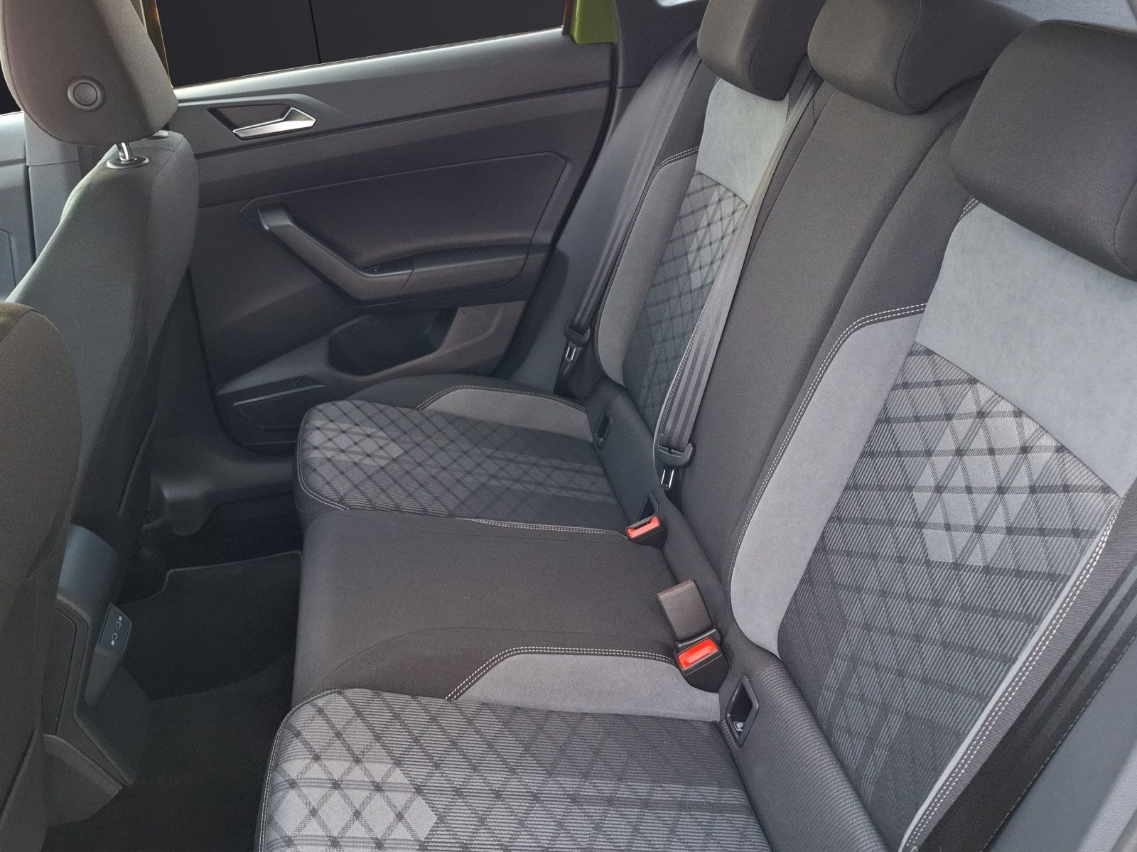 Fahrzeugabbildung Volkswagen Taigo TSI R-Line Black-Style IQ.Light SHZ Kamera