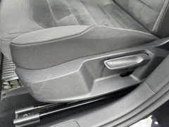 Fahrzeugabbildung Volkswagen Golf VII Variant 1.5TSI Highline ACC DSG ACC SHZ