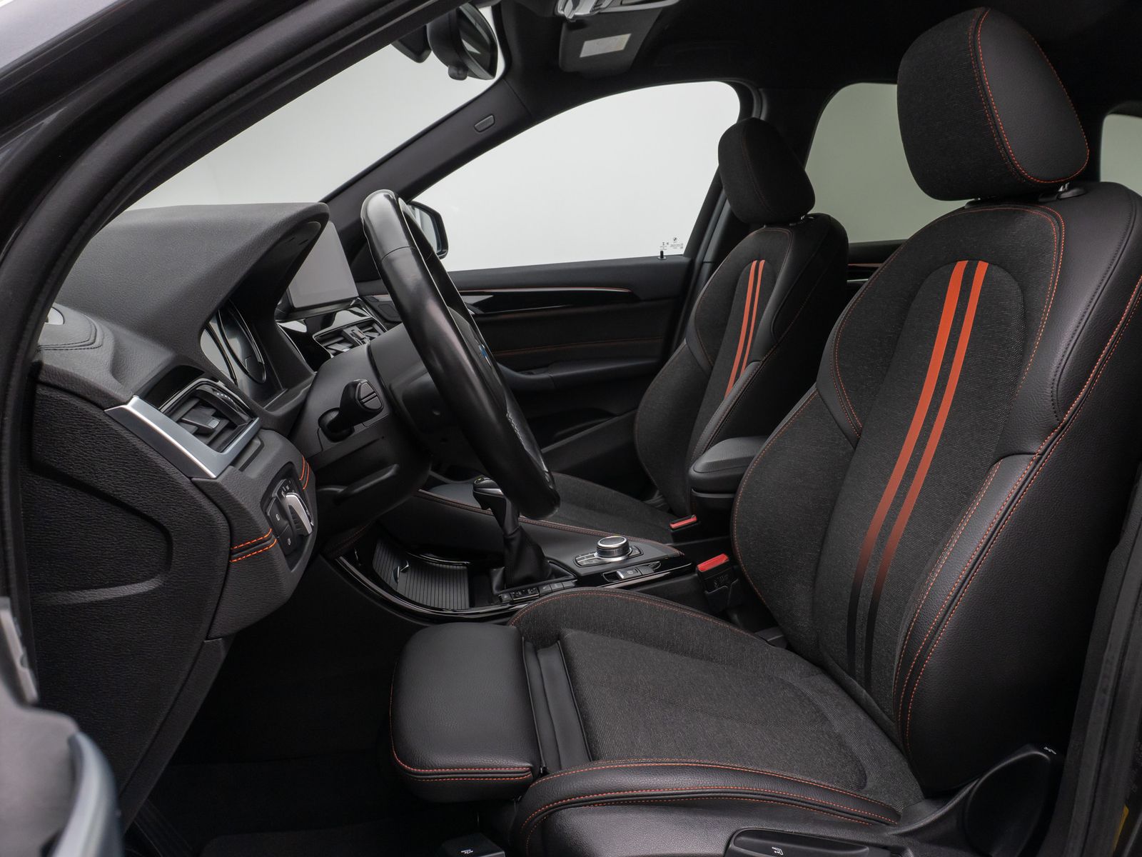 Fahrzeugabbildung BMW X1 xD25e SportLine Kamera HUD DAB Komfort 18Zoll