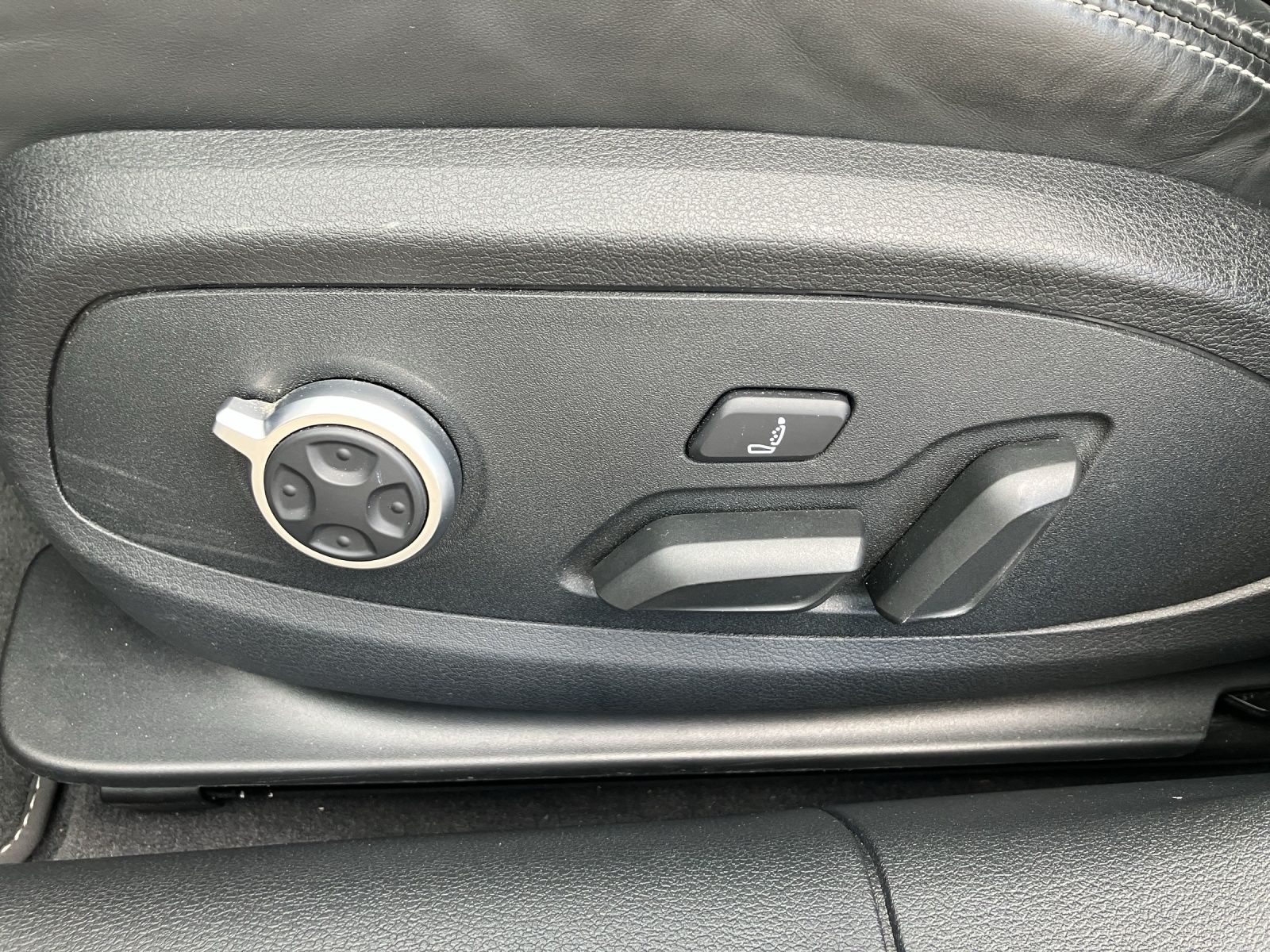Fahrzeugabbildung Audi A5 Sportback 40 TFSI quattro S line AHZV MATRIX