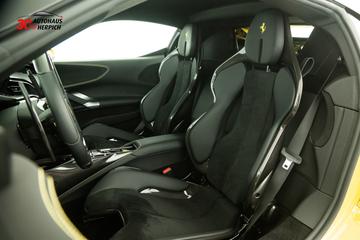 صورة مصغرة 11 لـ 2021 Ferrari SF90