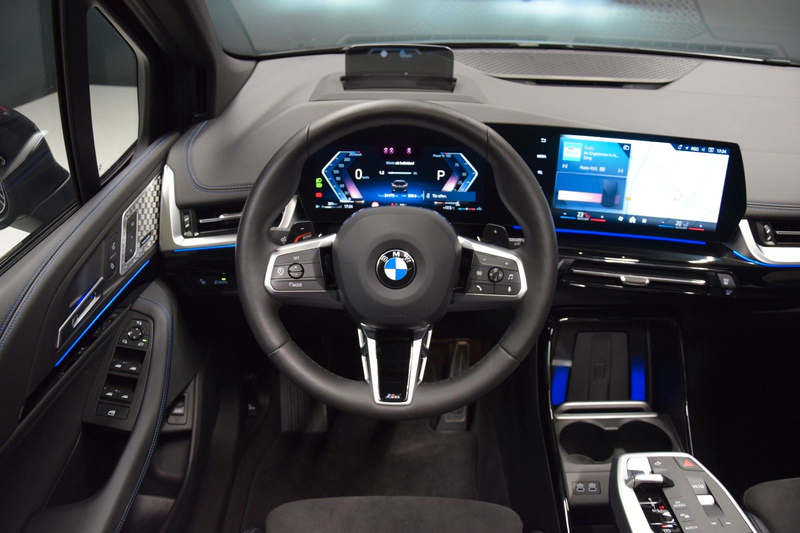 Fahrzeugabbildung BMW 223i xDrive Active Tourer M Sport Pano HuD AHK