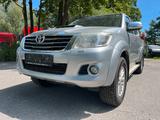 Toyota Hilux Double Cab Life 4x4 - Toyota Hilux Gebrauchtwagen in München