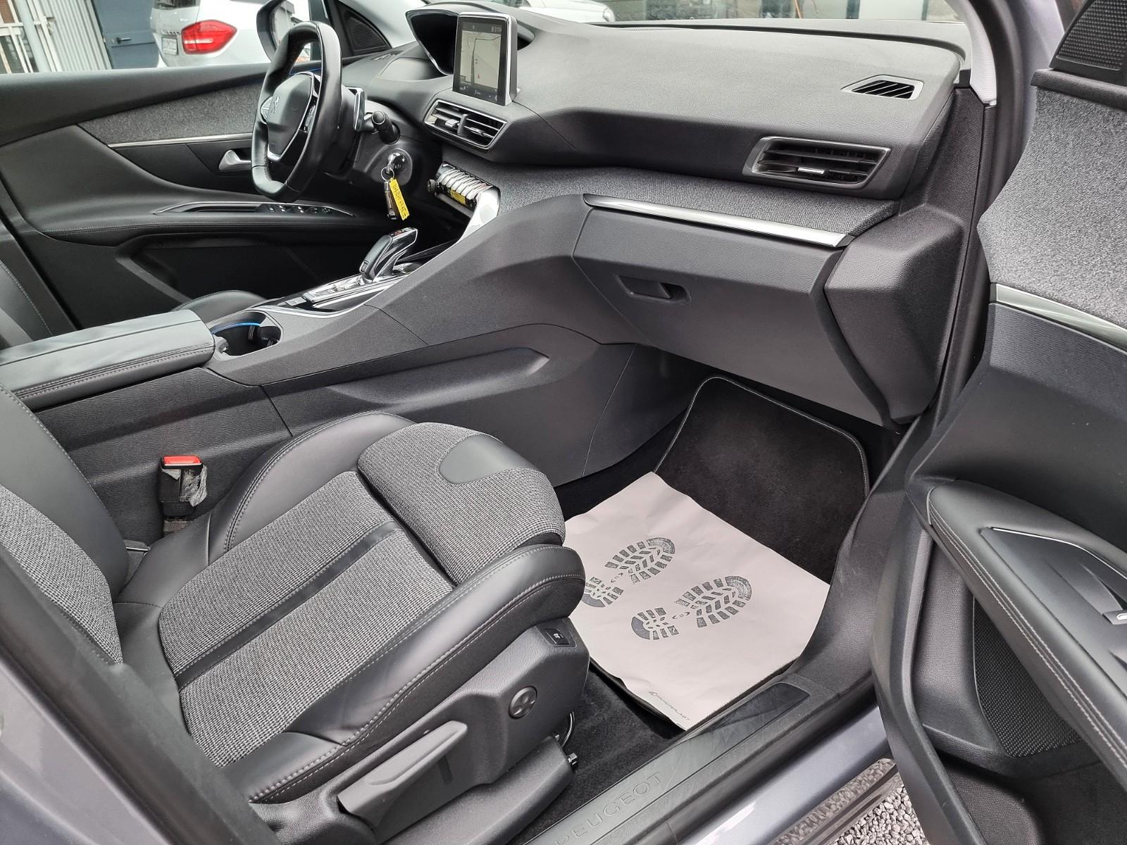 Peugeot 3008 Allure NAVI TEMP KAM SITZH PDC ACC CARPLAY