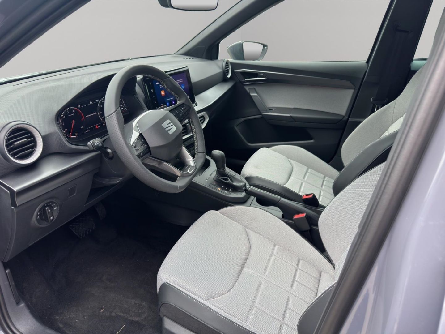 Fahrzeugabbildung SEAT Arona 1.0 TSI 85 kW FR Navi Digitales Cockpit LE