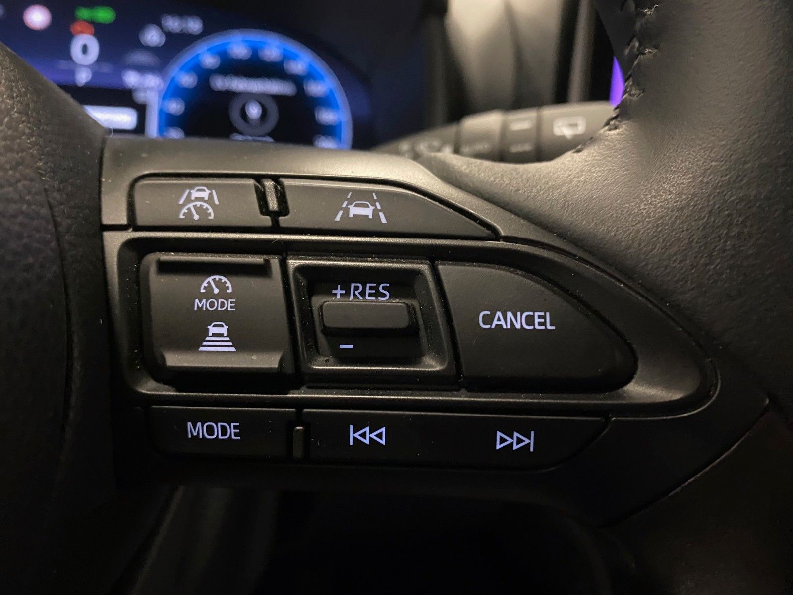 Fahrzeugabbildung Toyota Yaris Hybrid Style+KAMERA+SHZ+PDC