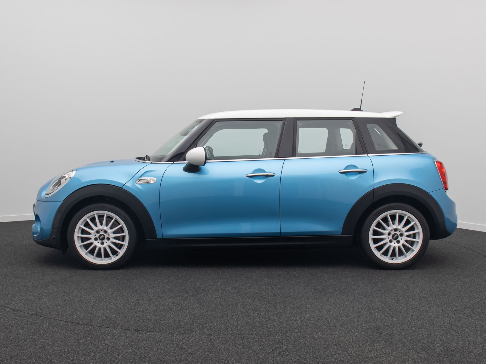 Fahrzeugabbildung MINI Cooper SD ACC HUD Kamera H/K Alarm Komfo