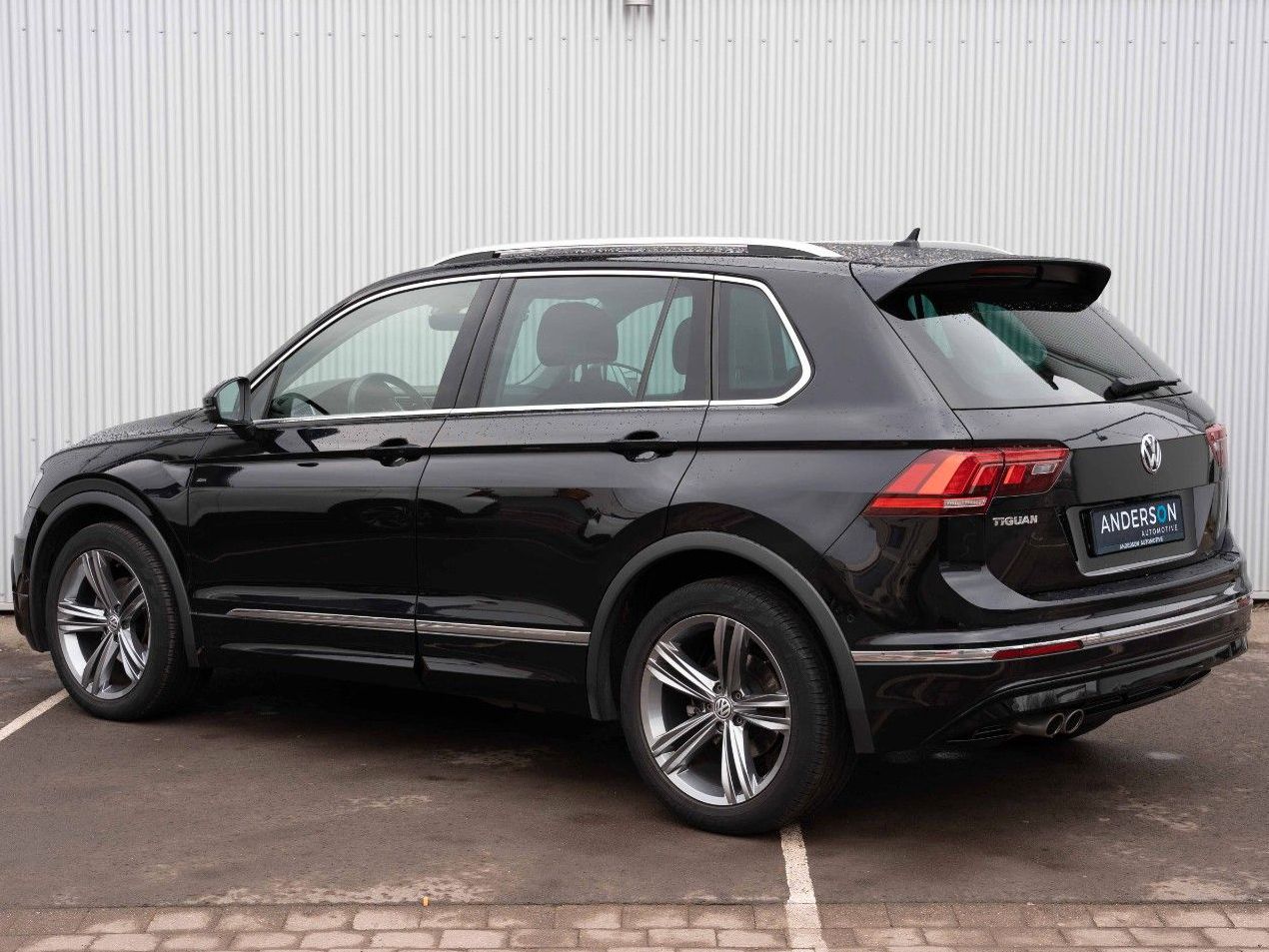 Fahrzeugabbildung Volkswagen TIGUAN R-LINE 2.0 TDI DSG LED KAM LANE TEMP ACC