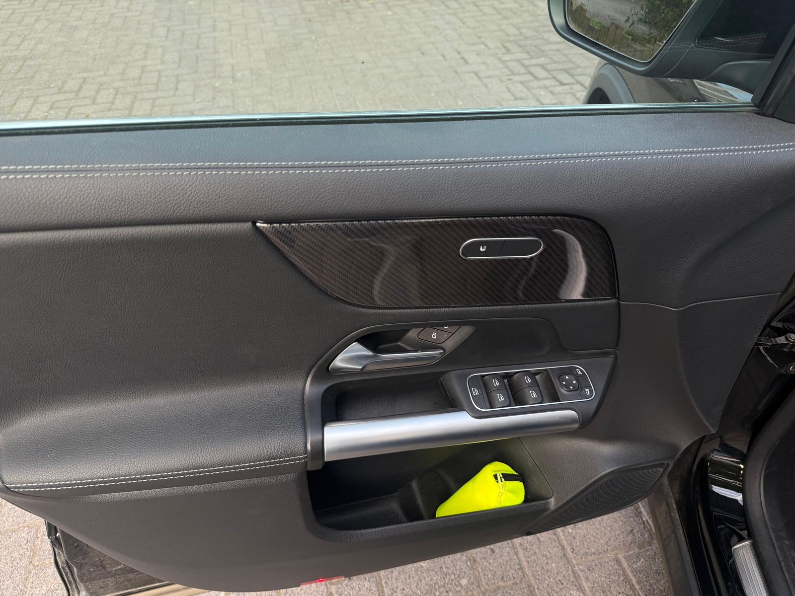 Fahrzeugabbildung Mercedes-Benz GLA 200 d 8G AMG-Line LED+NAV+SHZ+AHK+KAM+CARPL+