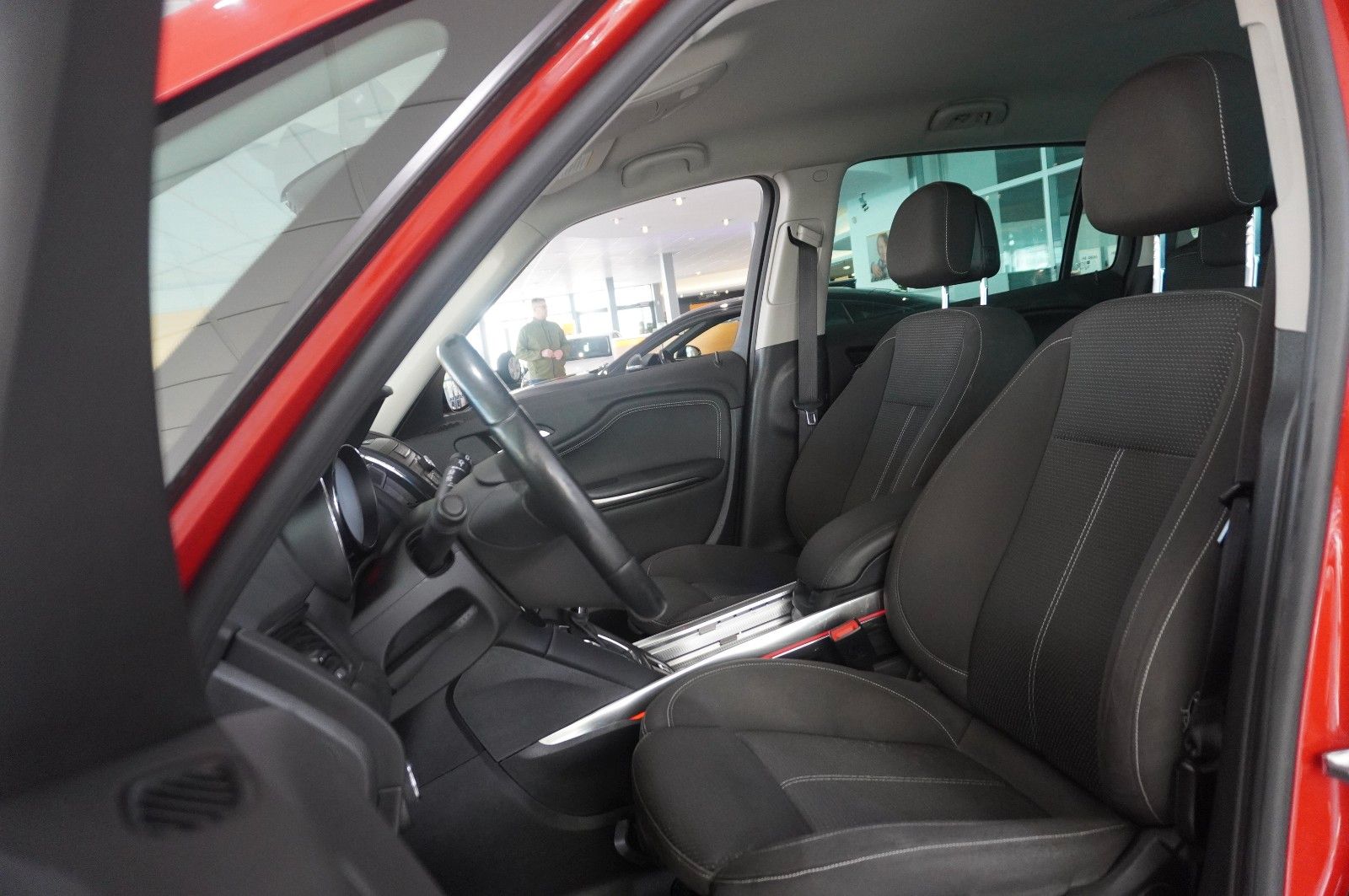 Fahrzeugabbildung Opel Zafira C Tourer 1.6T INNO. 7-SITZ NAVI/SHZ/SPORT