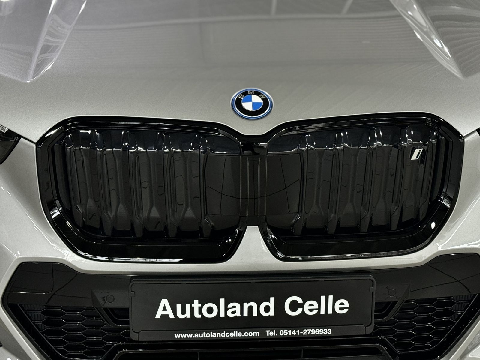 Fahrzeugabbildung BMW iX1 xD30 M Sport Kamera DAB AHK Komfort ACC LED