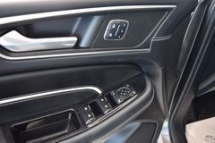 FORD S-MAX Vignale 2.0 TDCi~Allrad~Automatik~AHK~LED