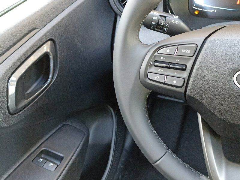 Fahrzeugabbildung Hyundai i10 1.2 Trend Automatik