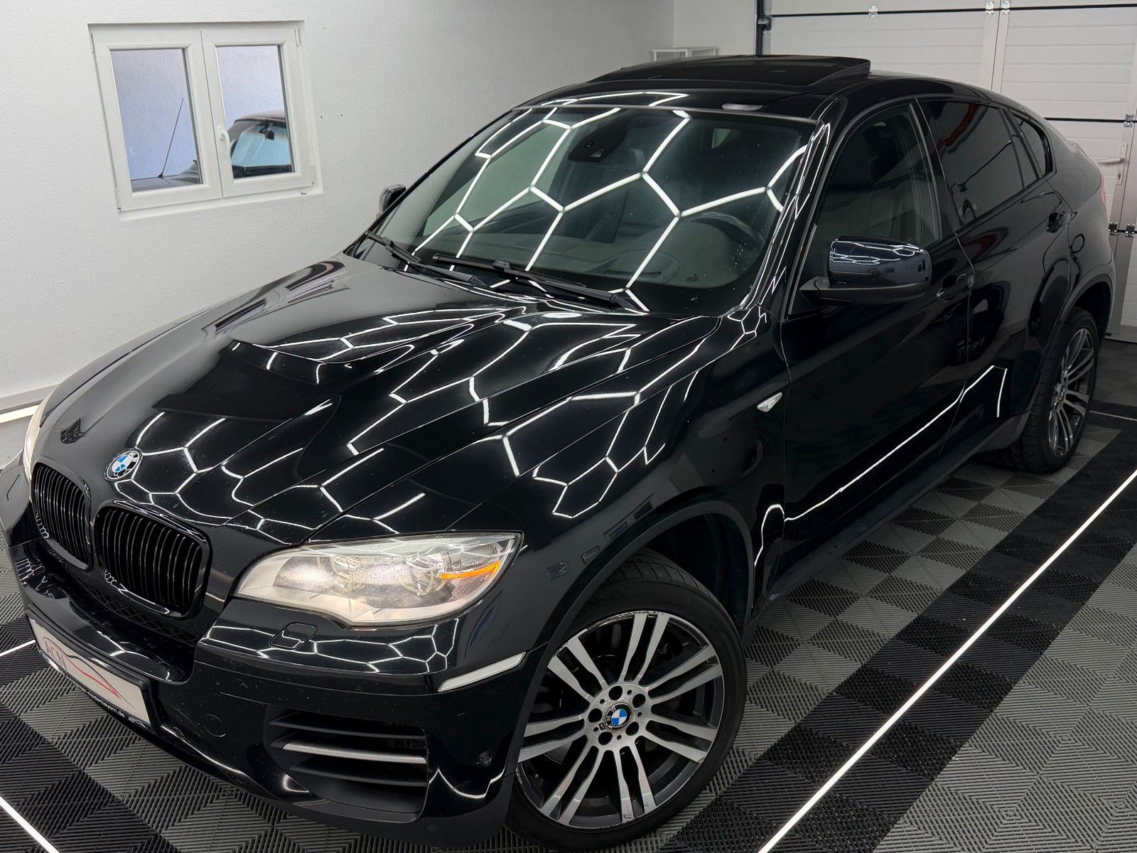 Fahrzeugabbildung BMW X6 M50 d/eGSD/AHK/HuD/SOFT CLOSE/STHZ/ACC